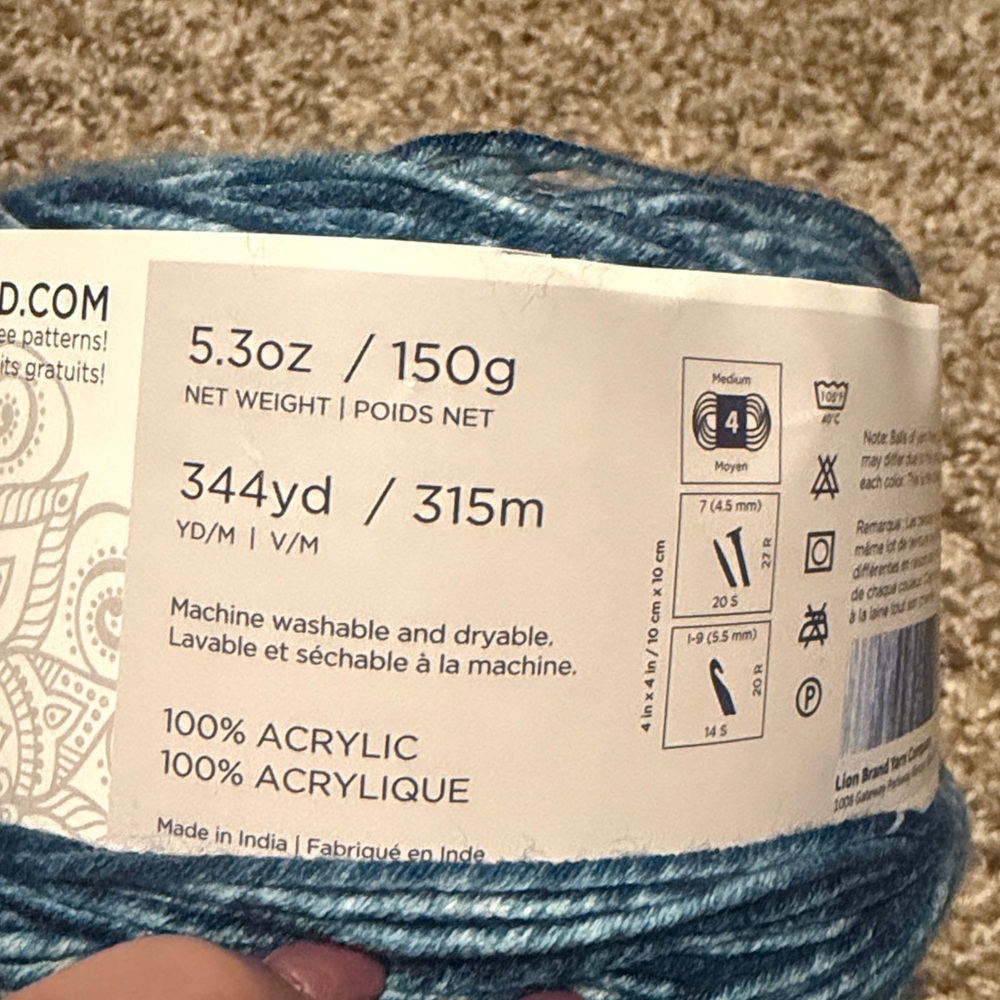Lion Brand Ombre Denim Blue Yarn - EUC! - Picture 5 of 10